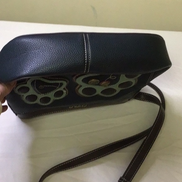 Chala paw print crescent crossbody bag. - Picture 9 of 9